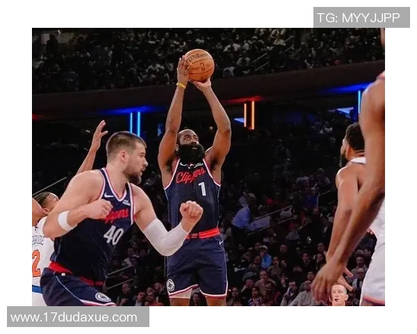 快船111-123尼克斯4坏消息！伦纳德崴脚，祖巴茨副作用，替补辣眼