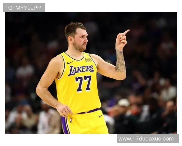 湖船大战裁判报告:无错漏判 邓恩最后26秒“打手”东契奇是好球